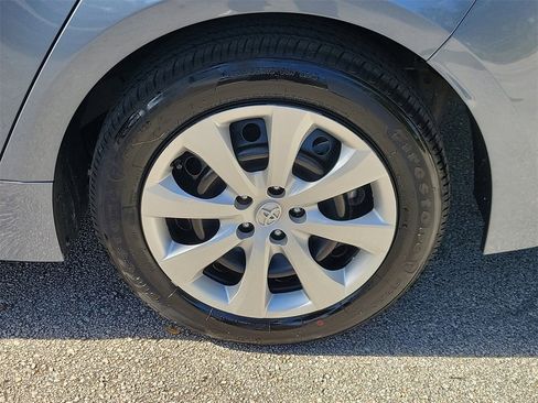 Used 2025 Toyota Corolla LE image 5
