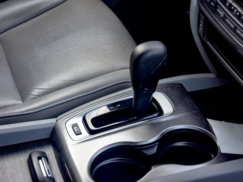 Used 2016 Honda Pilot EX-L image 9