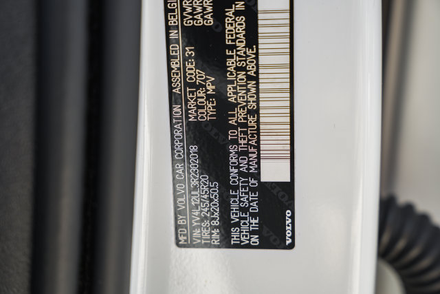 Certified 2024 Volvo XC40 B5 Plus w/ Climate Package AWD/4WD image 35