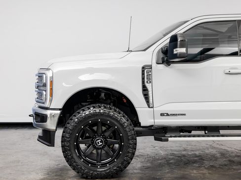 Used 2025 Ford F250 Lariat AWD/4WD image 10