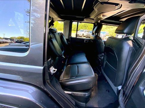 Used 2022 Jeep Wrangler Unlimited Sahara w/ Cold Weather Group AWD/4WD image 14