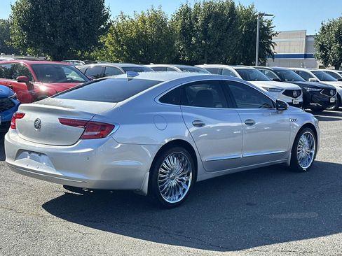Used 2019 Buick LaCrosse Essence FWD image 2