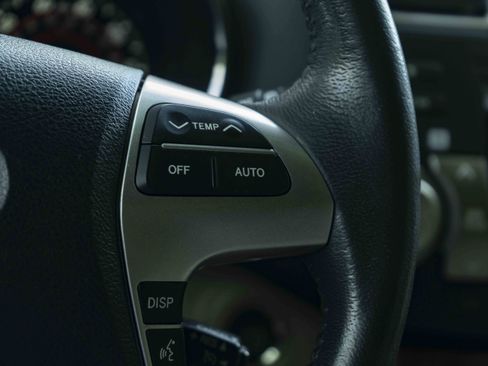 Used 2012 Toyota Highlander Limited FWD image 21