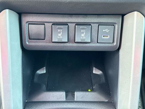 Used 2025 Toyota Corolla Cross XLE w/ Convenience Package FWD image 26
