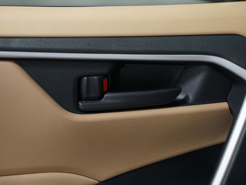 Certified 2025 Toyota RAV4 LE image 30