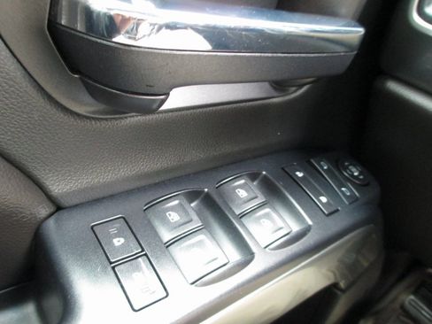 Used 2018 Chevrolet Silverado 1500 LT image 20