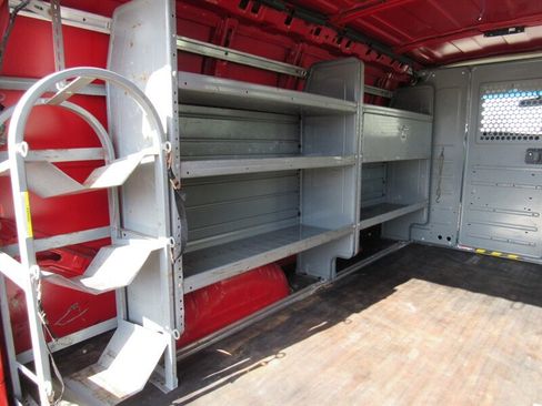 Used 2017 Chevrolet Express 3500 image 12