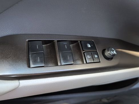 Used 2023 Toyota Camry SE image 20