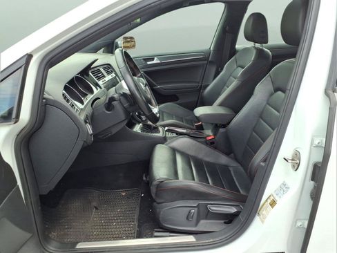 Used 2021 Volkswagen GTI SE FWD image 17