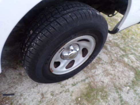 Used 2000 Ford F150 XL 2dr Standard Cab LB RWD image 16