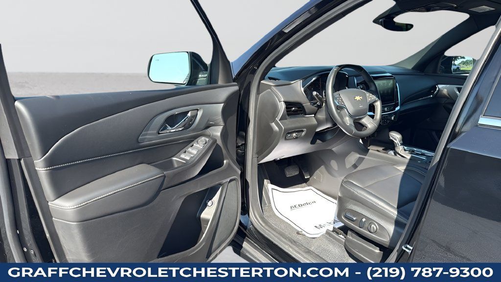 Used 2023 Chevrolet Traverse LT w/ Rear Camera Mirror Package AWD/4WD image 24