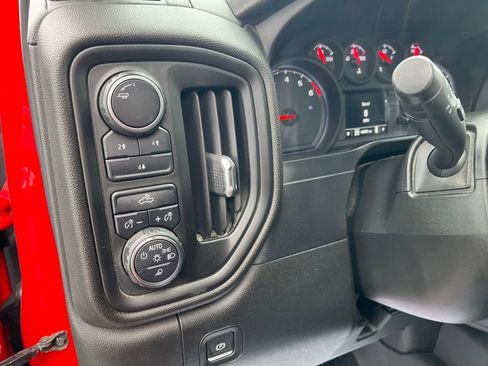 Used 2020 Chevrolet Silverado 2500 Custom w/ Custom Value Package image 13