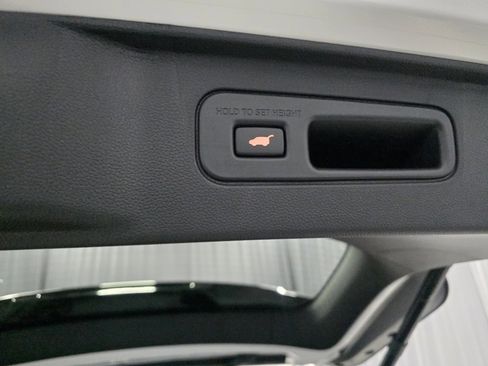 Used 2025 Honda Pilot Elite image 9