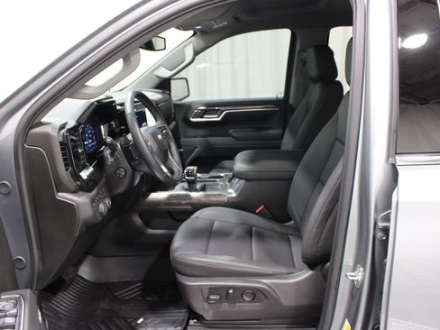 Used 2026 Chevrolet Silverado 1500 LTZ AWD/4WD image 3