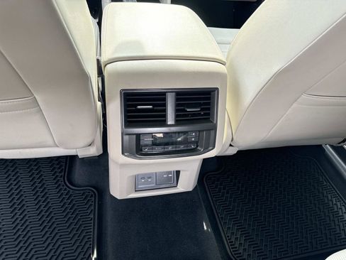 Used 2023 Volkswagen Atlas SEL Premium image 18