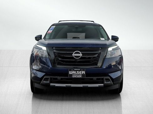 New 2025 Nissan Pathfinder Platinum w/ Black Appearance Package image 2