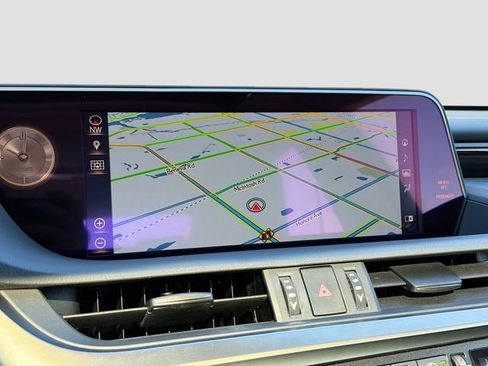 Used 2019 Lexus ES 300h w/ Premium Package image 29