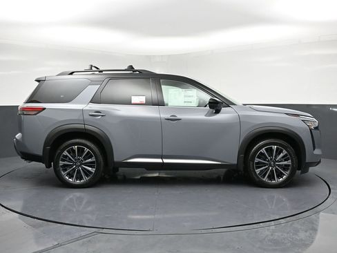 New 2026 Nissan Pathfinder Platinum AWD/4WD image 29