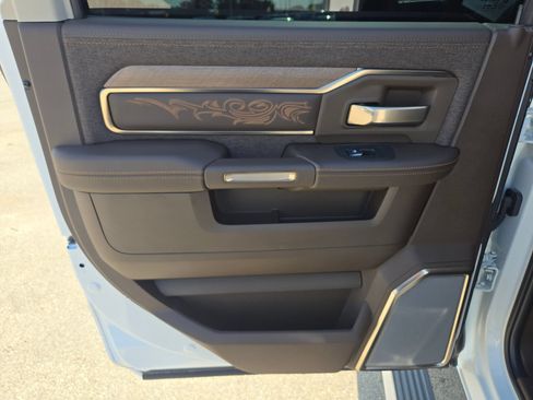 Used 2026 RAM 3500 Longhorn AWD/4WD image 14