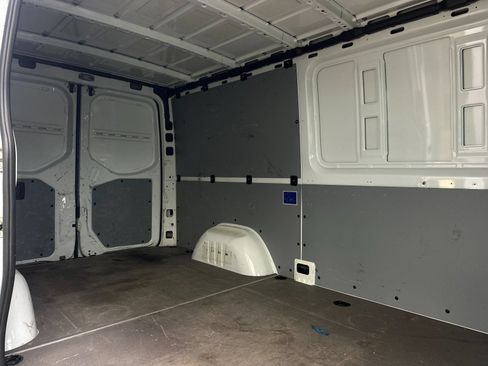 Used 2020 Mercedes-Benz Sprinter 2500 image 14
