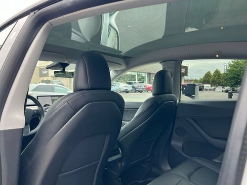 Used 2021 Tesla Model Y Long Range AWD/4WD image 11