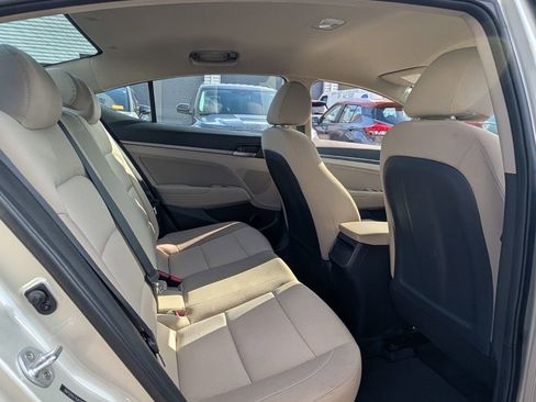 Used 2018 Hyundai Elantra SEL FWD image 16