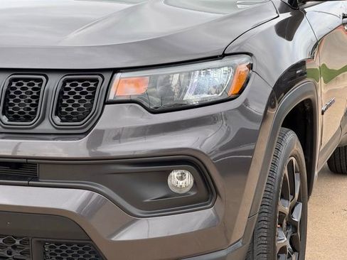 Used 2024 Jeep Compass Latitude w/ Altitude Special Edition image 9