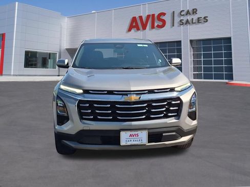 Used 2025 Chevrolet Equinox LT AWD/4WD image 2