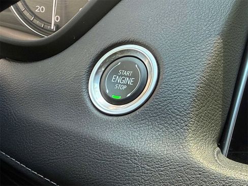 Certified 2022 Cadillac XT4 Premium Luxury w/ Technology Package image 28