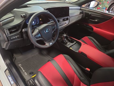 Certified 2025 Lexus ES 350 F Sport image 10