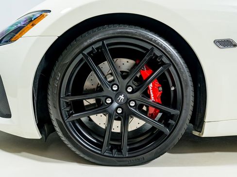 Used 2018 Maserati GranTurismo Sport image 12