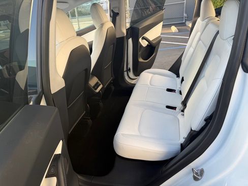 Used 2021 Tesla Model Y Long Range AWD/4WD image 15