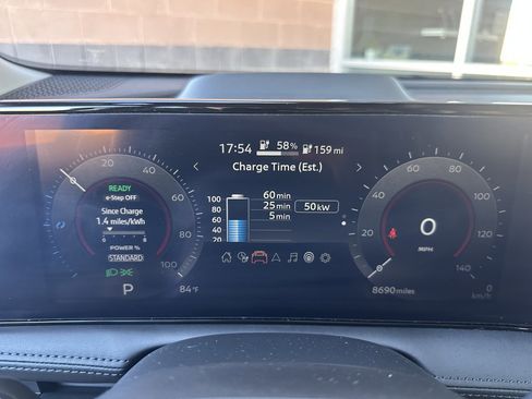 Used 2024 Nissan Ariya FWD image 17