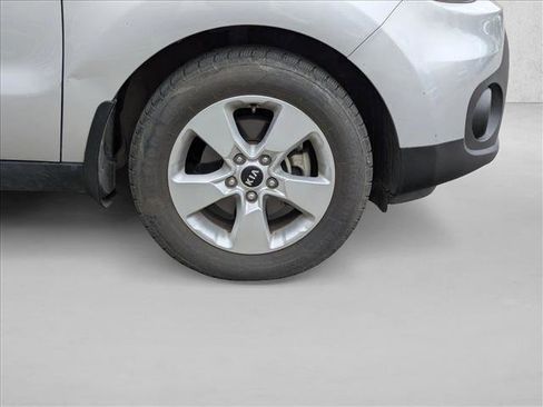 Used 2017 Kia Soul Base image 17