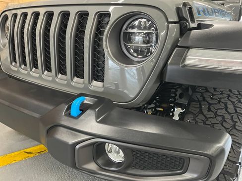 Used 2022 Jeep Wrangler Unlimited Rubicon 4xe w/ Cold Weather Group AWD/4WD image 13