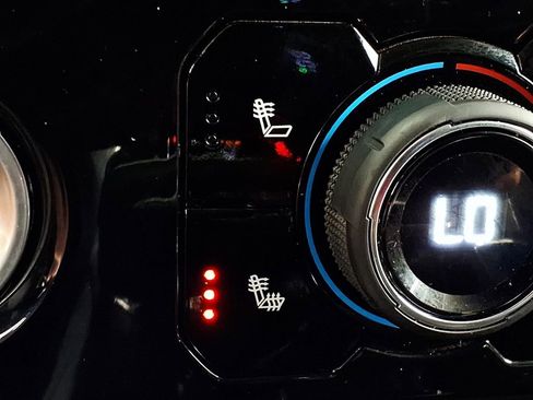 Used 2023 Chevrolet Silverado 1500 LT image 15