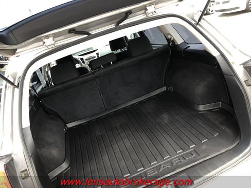Used 2011 Subaru Outback 2.5i AWD/4WD image 17