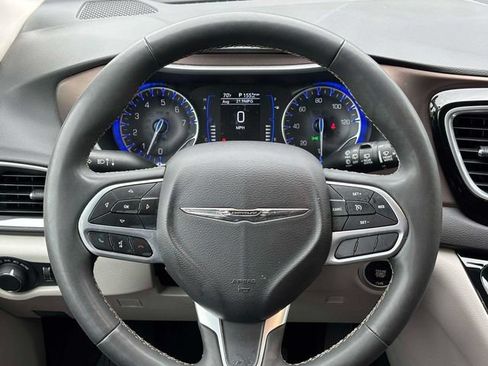 Used 2024 Chrysler Voyager LX FWD image 25
