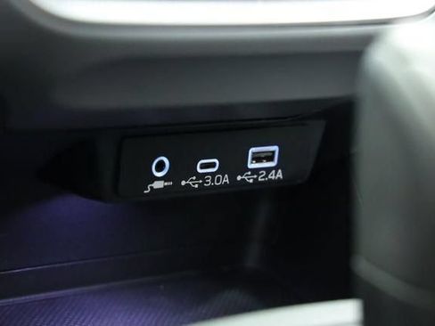 Used 2025 Subaru Crosstrek 2.5i Premium AWD/4WD image 19