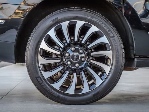 Used 2022 Lincoln Navigator L Black Label image 16