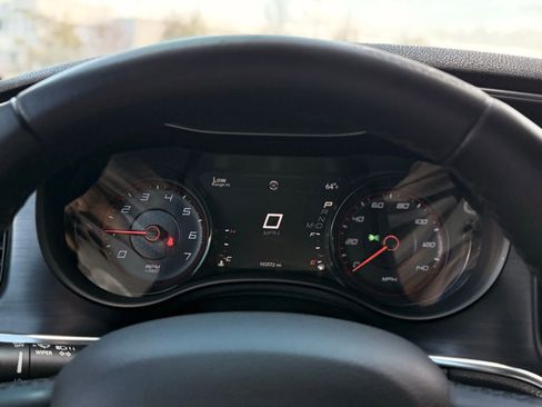 Used 2018 Dodge Charger SXT w/ Blacktop Package image 28