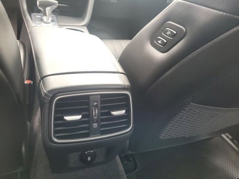 Used 2020 Genesis G70 2.0T w/ Prestige Package image 27