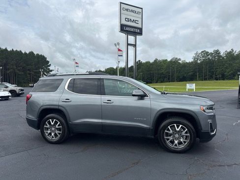 Used 2022 GMC Acadia SLE w/ Driver Convenience Package FWD image 2