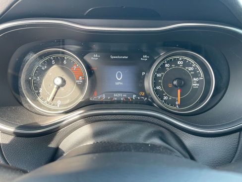 Used 2021 Jeep Cherokee Latitude Lux w/ Comfort/Convenience Group image 13