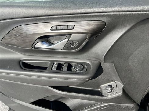 Certified 2022 GMC Terrain SLT w/ Infotainment Package II image 15