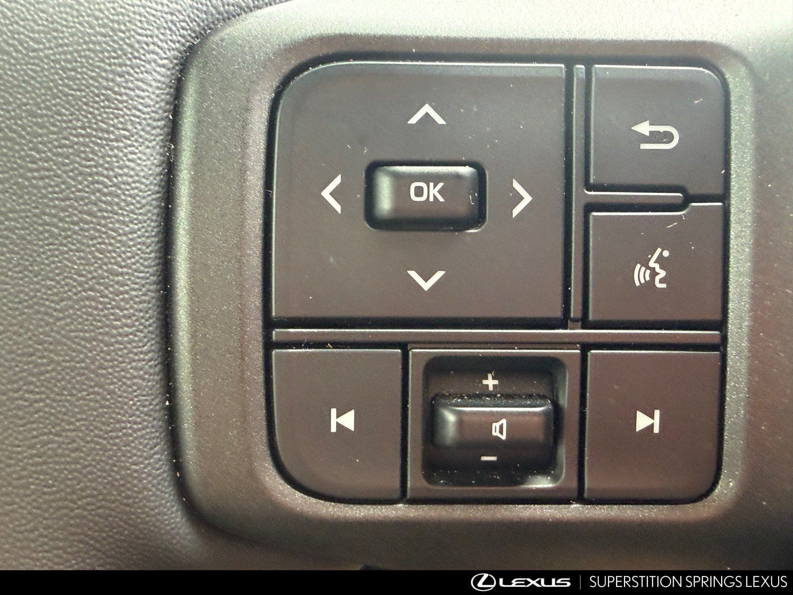 Used 2026 Toyota RAV4 Limited AWD/4WD image 11