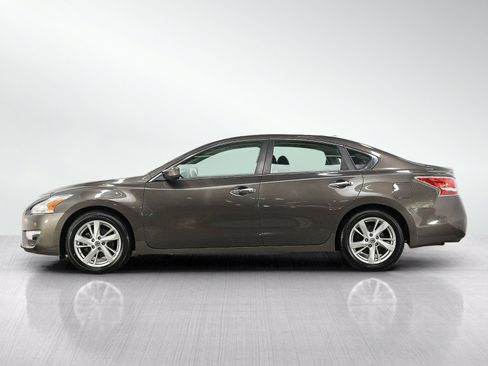 Used 2013 Nissan Altima 2.5 SV FWD image 2