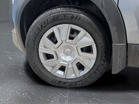 Used 2025 Nissan Kicks S image 30