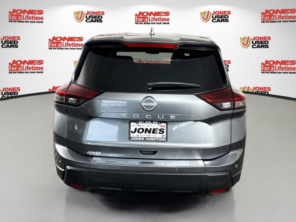 Certified 2025 Nissan Rogue SV FWD image 14