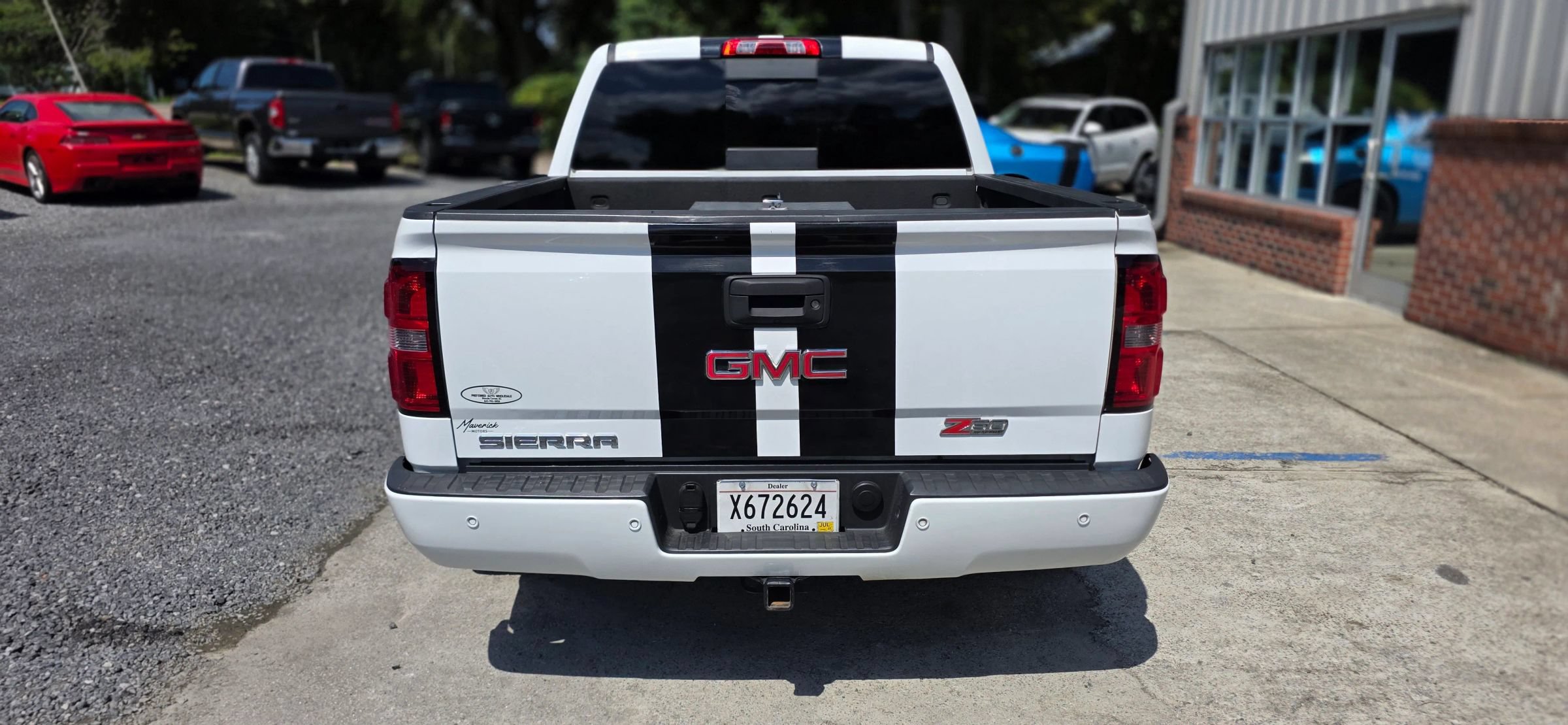 Used 2014 GMC Sierra 1500 SLE w/ All-Terrain Package AWD/4WD image 7